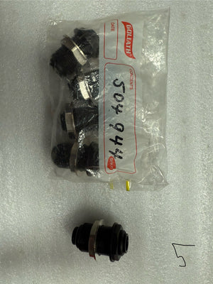 Push to connect bulkhead connectors