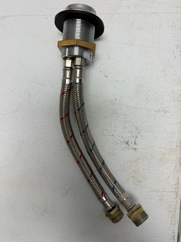 Faucet connector with flexible hoses